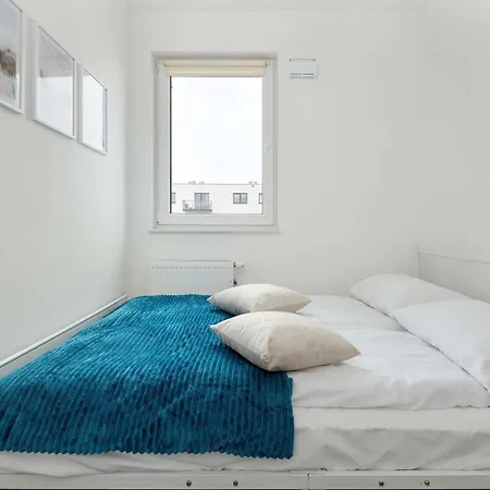 White And Beige In With Access To The Outdoor Gym By Renters Apartment Gdynia