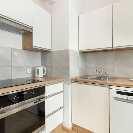 White And Beige In With Access To The Outdoor Gym By Renters *