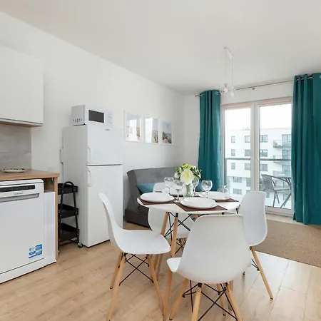 Apartment White And Beige In With Access To The Outdoor Gym By Renters Gdynia