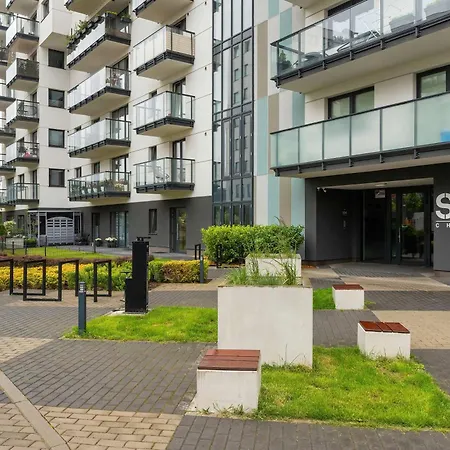 White And Beige In With Access To The Outdoor Gym By Renters Apartment Gdynia